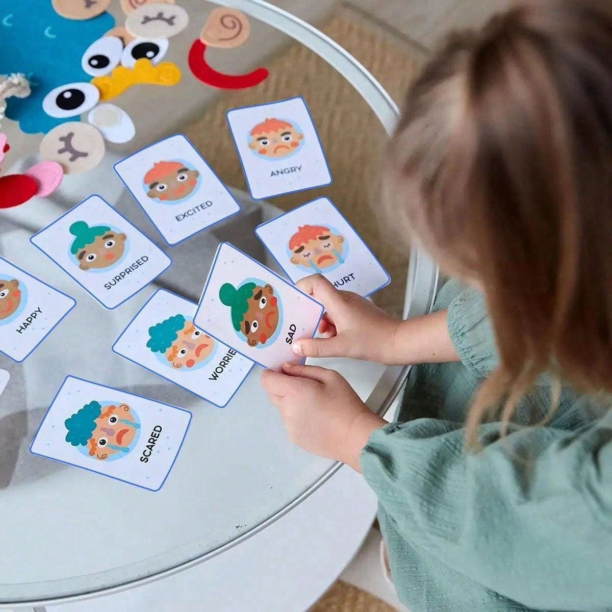 Facial Expression Learning Toy with 9 Emotion Cards, Montessori-Inspired Face Board Game for Preschool Social Emotional Learning and Feelings Activities