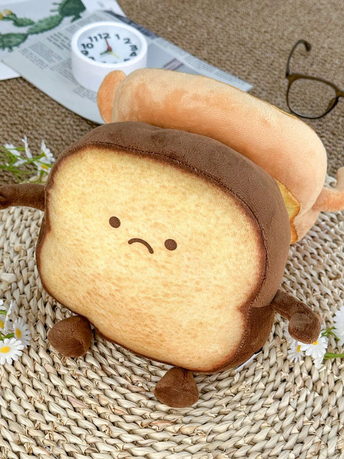 Toast Bread Plush Pillow, 22cm Cute Food Stuffed Doll and Decorative Sofa Cushion for Cozy Home Decor, Birthday and Holiday Gifts