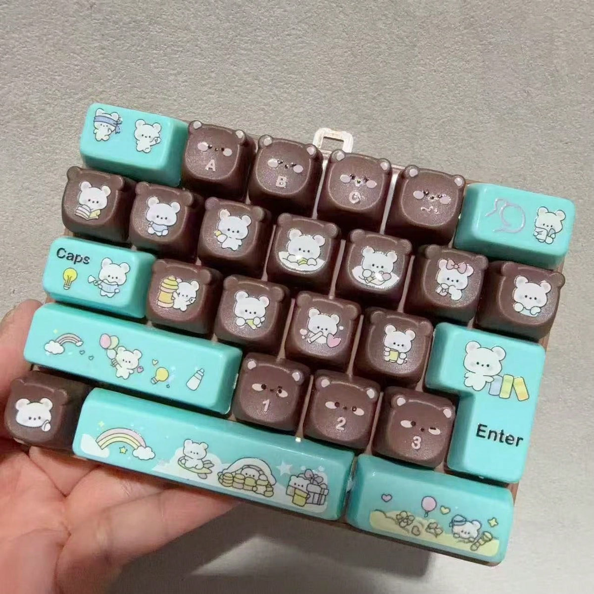 Keyboard Fidget Keychain with Cute Bear Design, 26 Soft-Press Keys, Portable Sensory Desk Toy and Bag Charm Gift, 1 Random Style