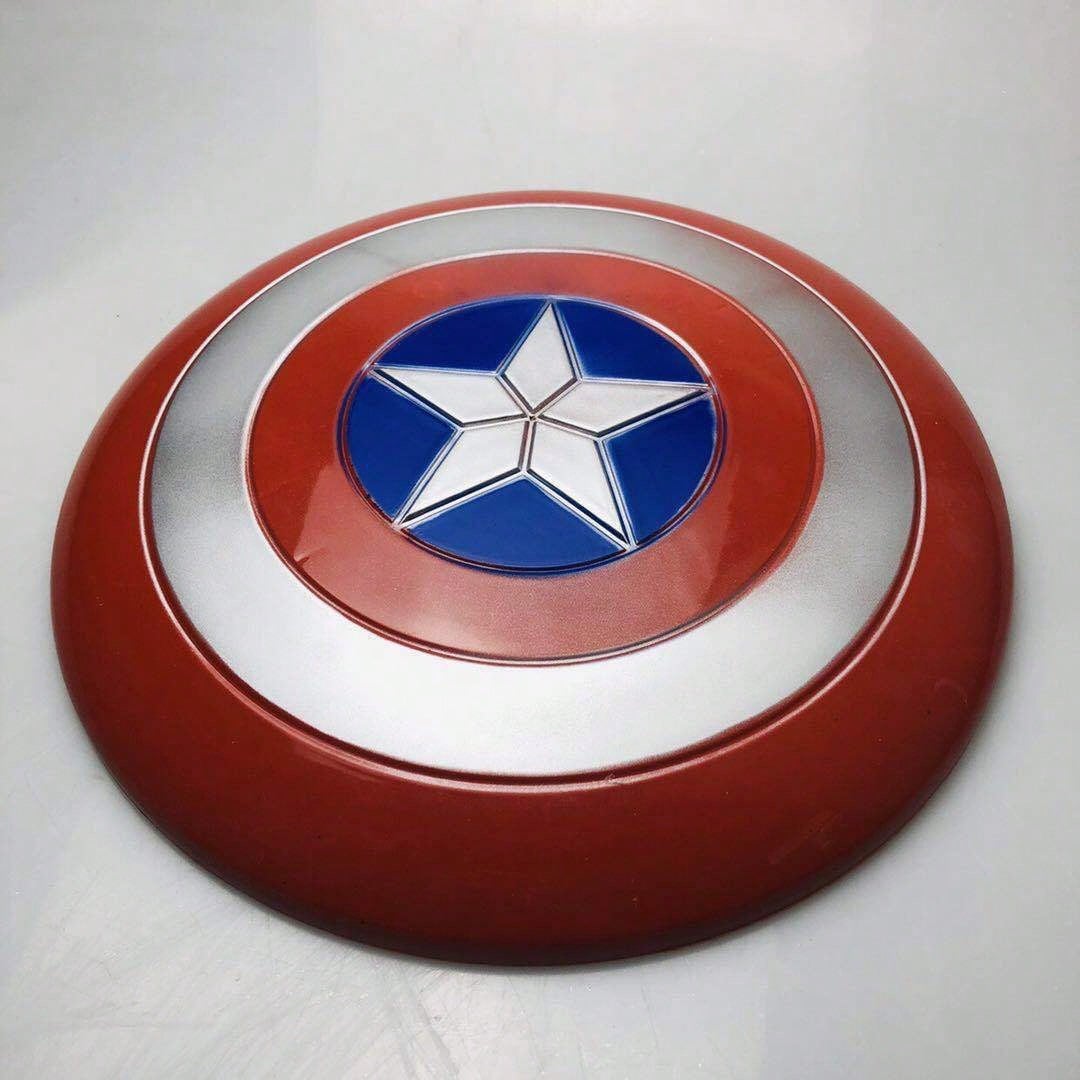 Superhero Shield Toy, Round Plastic Costume Prop for Pretend Play, Halloween Cosplay and Birthday Party Gifts, 1 Random Cartoon Hero Style