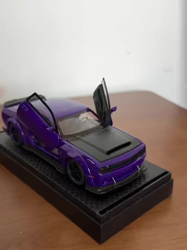1:32 Scale Dodge Hellcat Alloy Die-Cast Car Model – Openable Doors, Display Base, Collectible Ornament Gift for Birthday, Christmas & New Year