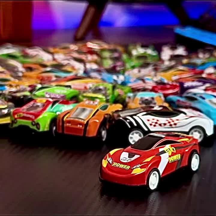 64pcs Mini Pull Back Toy Car Set 56 Vehicles City Map Traffic Signs Storage Box Kids Party Favors Boys Girls Ages 3+ Birthday Christmas Gift