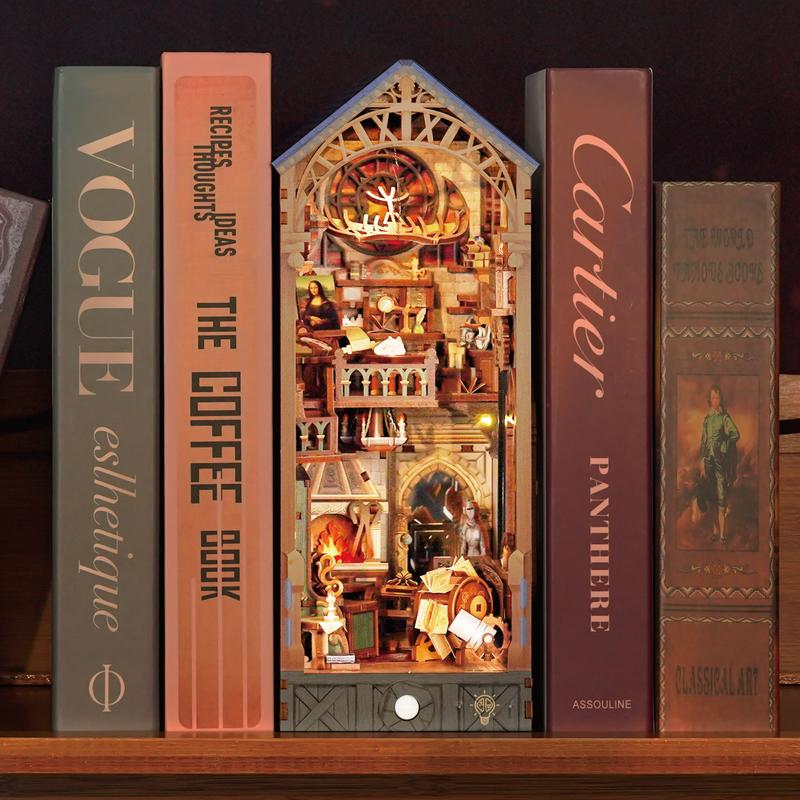 Leonardo da Vinci Book Nook Kit by Tonecheer, DIY 3D Wooden Puzzle Bookshelf Insert with LED Lights and Dust Cover for Adult Craft Gifts