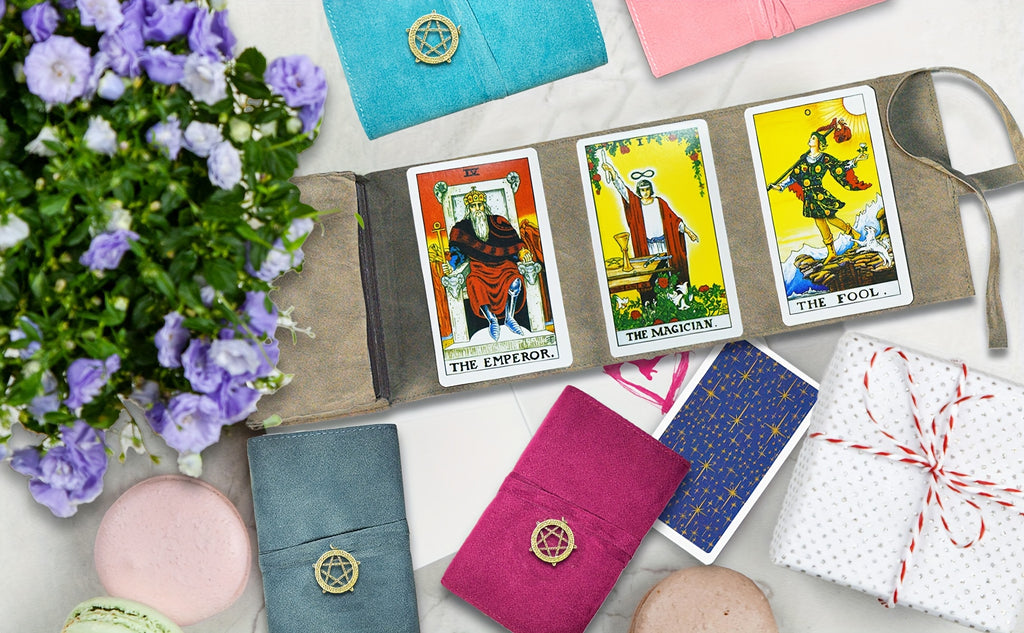 Velvet Tarot Card Storage Bag Set of 5 with Retro Pendant – Drawstring Pouch for Tarot Cards, Crystals, Runes & Oracle Decks, Spiritual Witchcraft Gift for Readers & Collectors