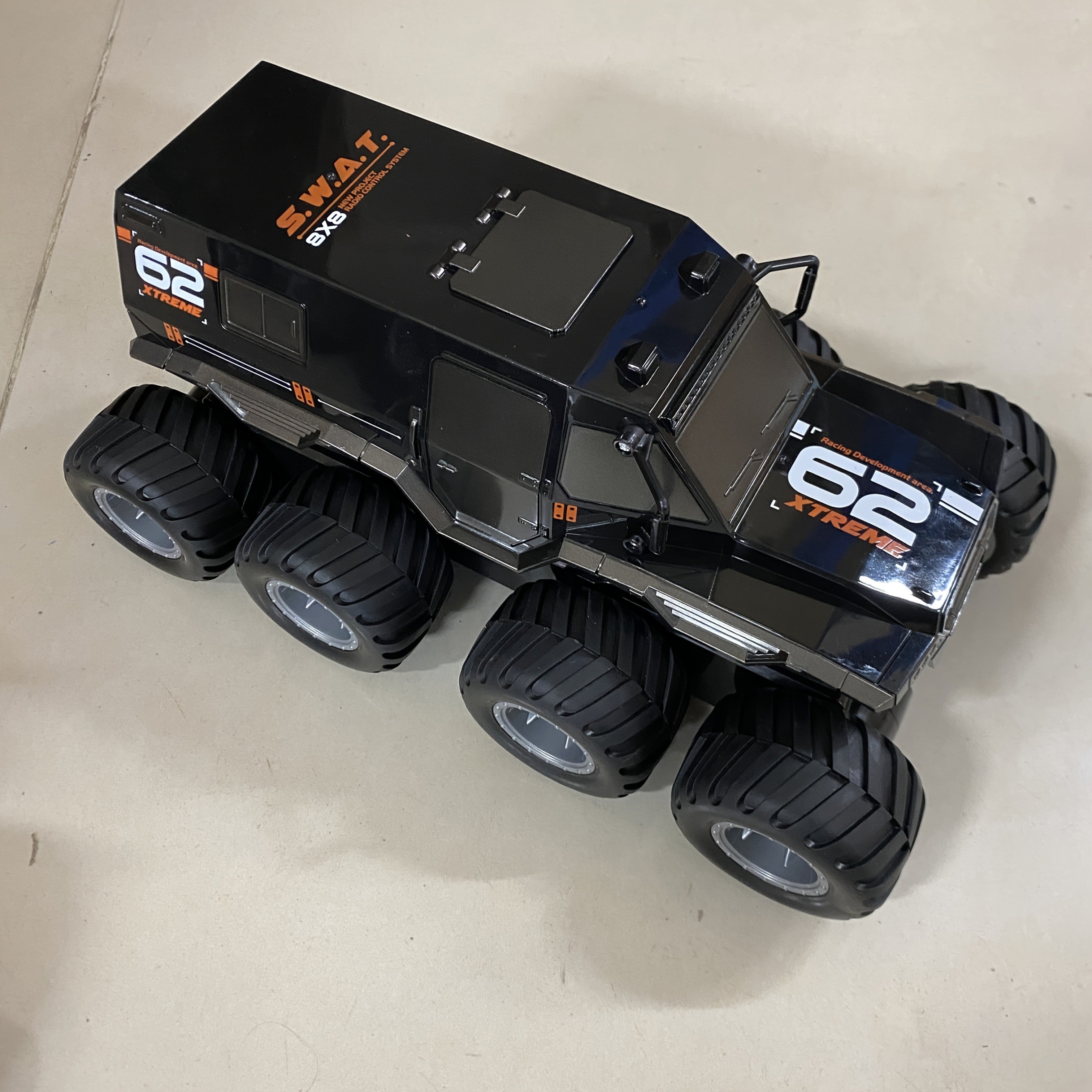 Amphibious RC Truck 8-Wheel Drive 4-Motor Armored Climbing Off-Road Vehicle, Oversized Remote Control Car for Kids Adults, Christmas Halloween Thanksgiving Gift