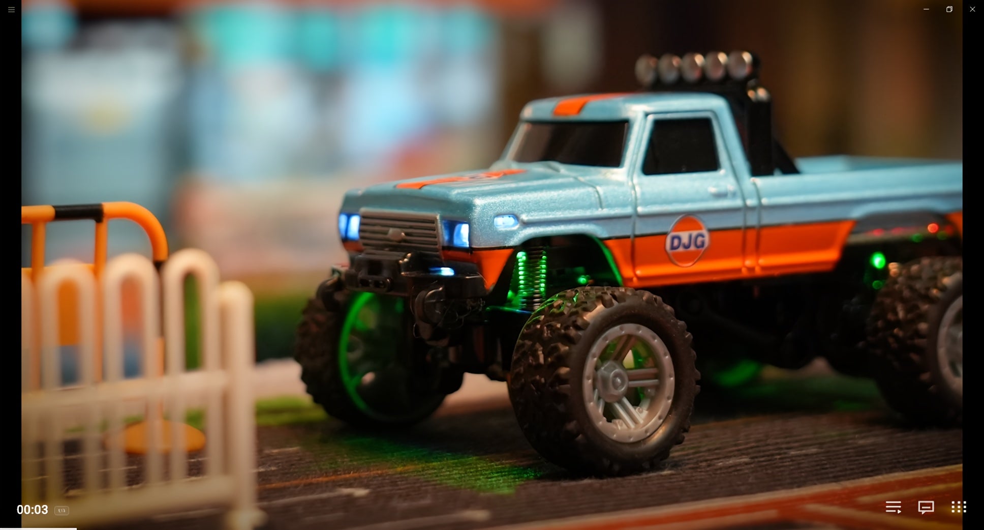 Alloy RC Off-Road Car with Shock-Absorbing Chassis & Rubber Tires – Remote Control Rugged 4WD Truck for Boys Kids Indoor Outdoor Christmas Gift