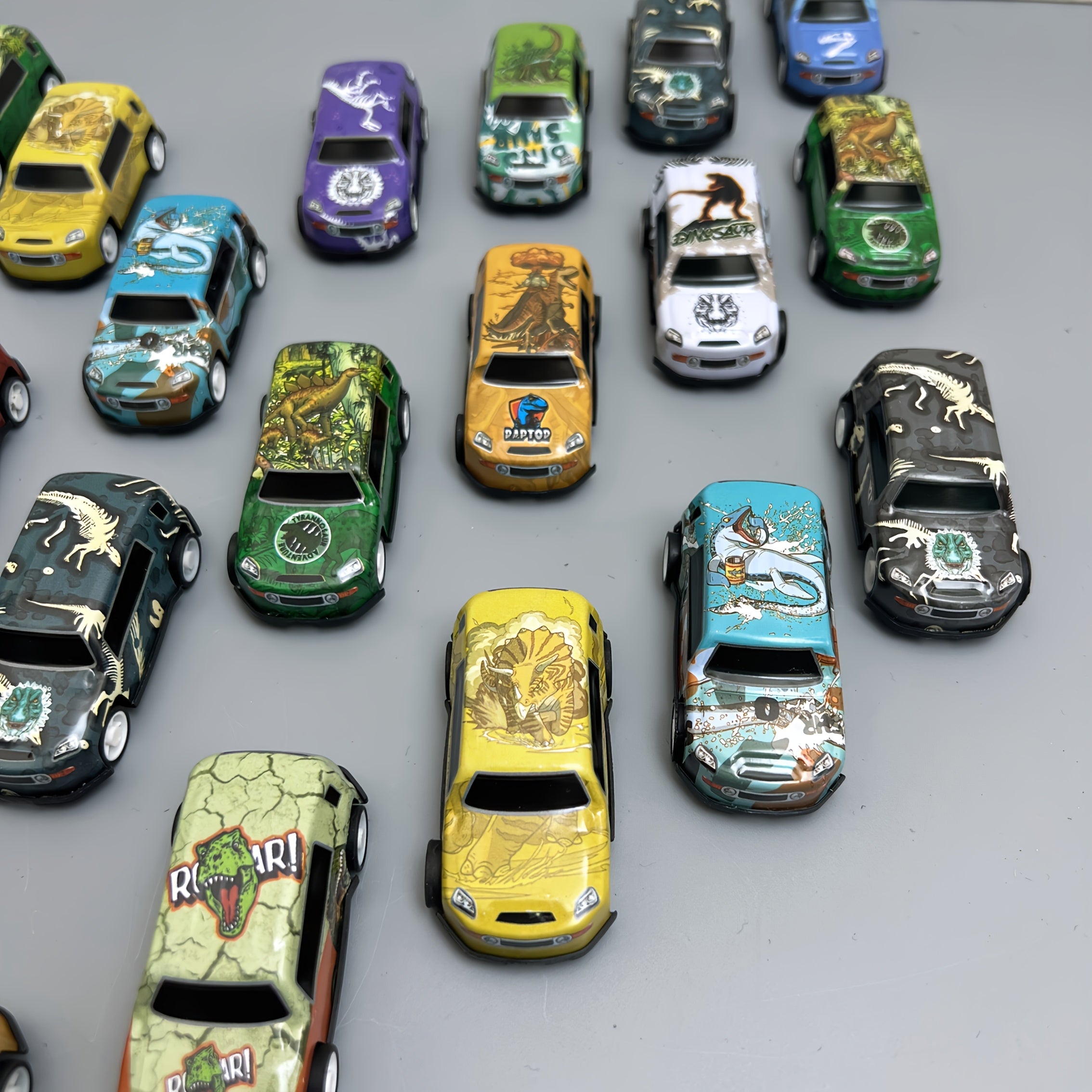 Dinosaur Toy Car Set 29-30pcs Pull Back Mini Racing Cars with City Traffic Map T-Rex Spinosaurus Figures No Battery Kids Party Favors Boys Girls Ages 3+ Gift